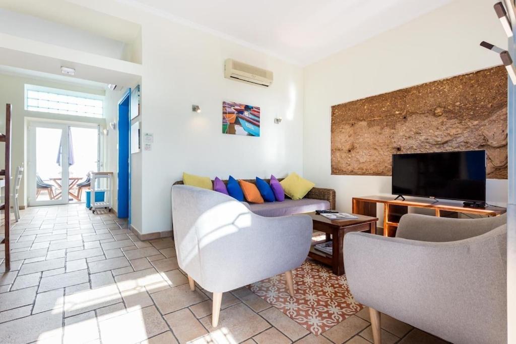 Refurbished Beachfront House, Pool, Ac, Wifi, Albufeira, Sea View 외부 사진